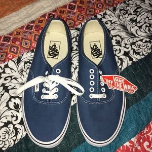 BRAND NEW WITH TAGS • Navy Vans • Women’s 10.5